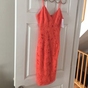 Guess lined coral lace sundress, NWT! Perfect cond